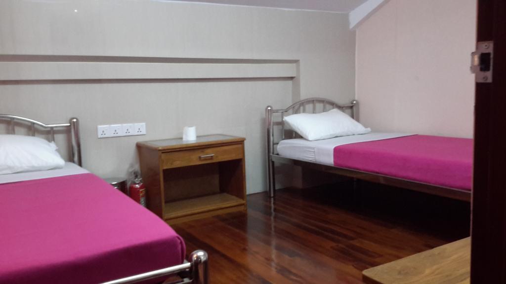 Ocean Pearl Inn - 3 Yangon Room photo